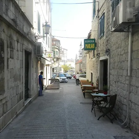 Nika Split